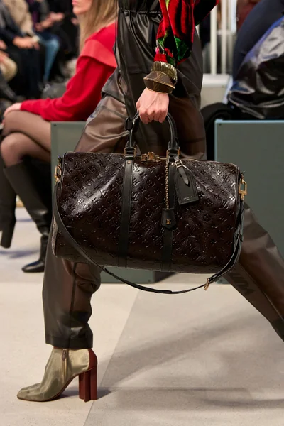 Look 9